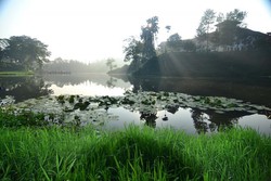 Santai Sejenak di Danau Lido