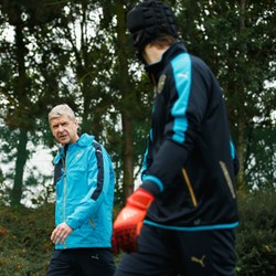 Wenger Sempat Ragu Kontrak Cech, Kini Memuji Tinggi