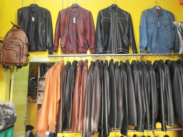 Surga Belanja Kerajinan Kulit Asli di Garut