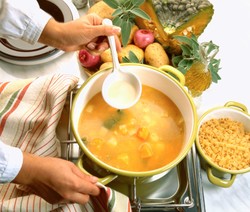 Yuk, Bikin Sup Gurih Pedas Ini untuk Penghangat Badan!