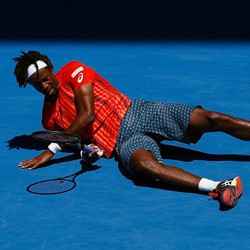 Aksi Superman Monfils Berbuah Luka, Memar, dan Tiket 8 Besar