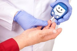 Strawberry dan Alpukat Baik untuk Turunkan Kadar Kolesterol