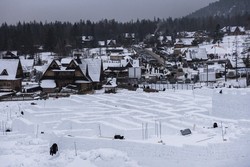 Labirin Es Terbesar di Dunia Ada di Polandia
