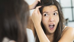 Rambut Mulai Beruban? Itu Tanda Anda Perlu Lebih Sering Konsumsi 6 Makanan Ini