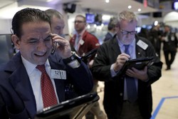 Wall Street Turun Tajam Hingga 2%