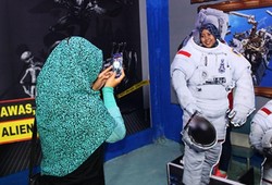 Jelajah TMII, Dari Sun Go Kong Hingga Astronot