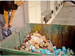 6 Bulan Makan dari Limbah Makanan Pria Ini Berat Badannya Naik 5 Kg