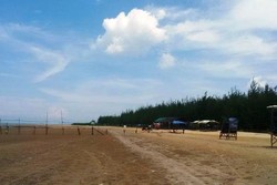 Pantai Karang Jahe, Wisata Bahari Andalan dari Rembang