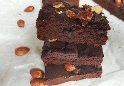 Resep Kue : Chewy Chocolate and Almond Cake