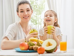 4 Cara Ini Bisa Membantu Anak Menjalin Hubungan Positif dengan Makanan