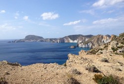 Pulau Cantik Italia Bekas Penjara Mussolini