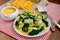 Saus Keju Ini Praktis dan Enak Buat Cocolan Sayuran