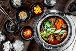 Turis Harus Tahu, Ini Aneka Aturan Makan di Korea