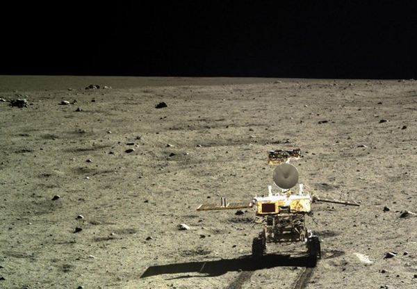 China Pamerkan Potret Langka Penjelajahan Bulan