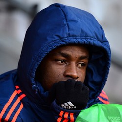 Foster Sarankan Berahino Enyahkan Twitter dan Fokus ke Sepakbola