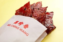 Meski Ekonomi Sedang Lesu, Bak Hwa di Singapura Tetap Laris