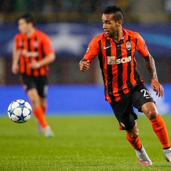 Alex Teixeira Tinggalkan Shakhtar, Bukan ke Liverpool tapi ke China