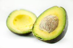 Ini Sebabnya Alpukat Perlu Diberikan pada Anak