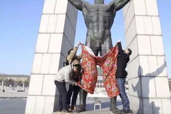 Kisah Patung Pria Bugil di Tiongkok yang Dipakaikan Celana