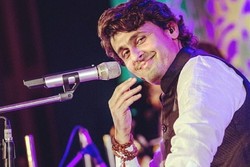 Izinkan Artis Bollywood Nyanyi Pakai Interkom, Kru Pesawat di India Dihukum