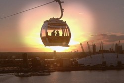 Valentine di London, Kencan Romantis Naik Kereta Gantung