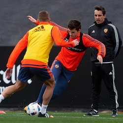 Sudah Tahu Bedanya Jadi Komentator dan Jadi Pelatih, Gary?