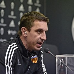 Neville Fokus Bangkitkan Valencia, Tak Mau Bahas Masa Depan