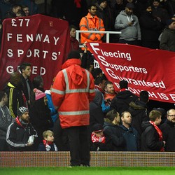 Suporter Protes, Liverpool Tak Jadi Naikkan Harga Tiket