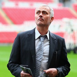 Setan Merah Butuh Manajer yang Punya Keberanian, Mourinho Dinilai Cocok