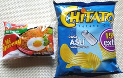 Bagaimana Rasa Paduan Chitato dan Indomie Goreng?