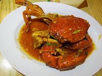 Nikmatnya Menyantap Kepiting Papua yang Berbalut Saus Padang