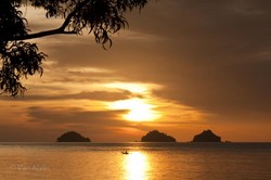 Melihat Sunset Emas Dari Dermaga Canti di Lampung