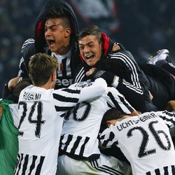 Kalahkan Napoli, Juventus Puncaki Klasemen