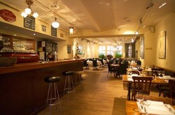 Tak Pesan Hidangan Utama, Tamu Dikenai Biaya di Restoran Ini