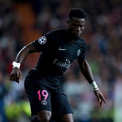 Menghina Pelatih dan Rekan Setim Secara Terbuka, Bek PSG Ini Diskors