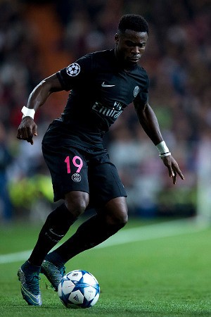 Menghina Pelatih dan Rekan Setim Secara Terbuka, Bek PSG Ini Diskors