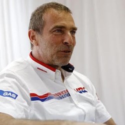 Team Principal Repsol Honda Bicara soal Musim 2016, Marquez-Pedrosa, dan Mimpi Indonesia