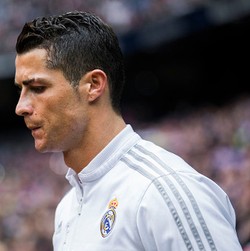 Ronaldo Angkat Kaki Usai Ditanya soal MSN dan Puasa Gol Tandang