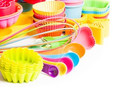 Ikuti 5 Cara Ini Saat Bersihkan Cetakan Kue dari Silikon