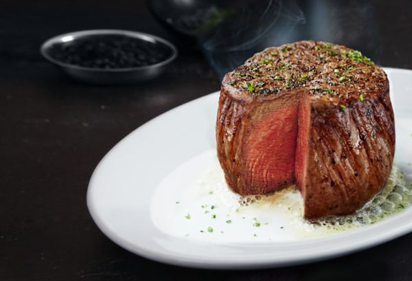 Mencicip Lezatnya Steak US Beef Prime Racikan New Orleans