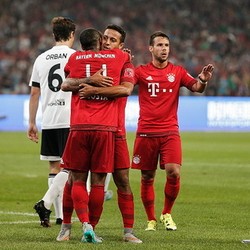 Douglas Costa Mengejutkan Thiago