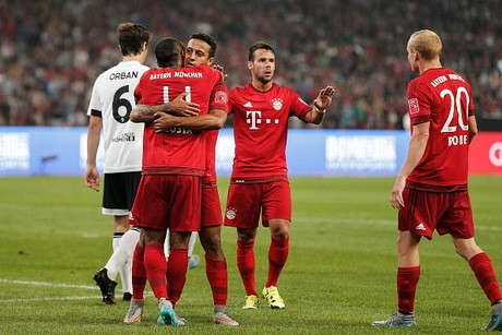 Douglas Costa Mengejutkan Thiago