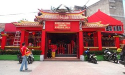 Menengok Boen Hay Bio, Kelenteng Cantik di Serpong