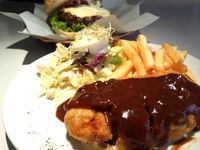 Yuk, Cicipi Patty Burger Jumbo yang Juicy di Mothers Cook!