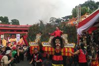 Ketika Walikota Bogor Diarak Naik Reog Ponorogo di Acara Cap Go Meh