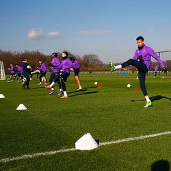 Main Lepas Saja, Spurs