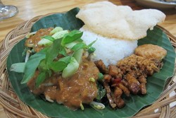 Inilah 5 Restoran Sekitar Stasiun Juanda yang Punya Makanan Enak!