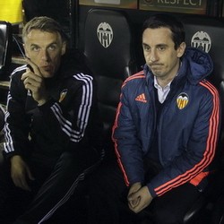 April, Neville Akan Bahas Masa Depan dengan Valencia