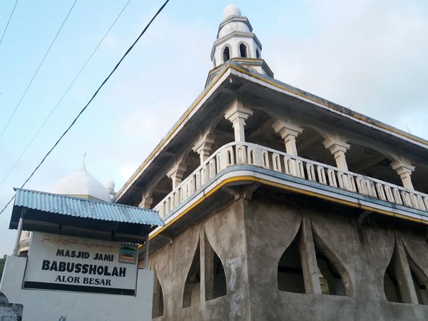 Penampakan Masjid Pertama di Alor