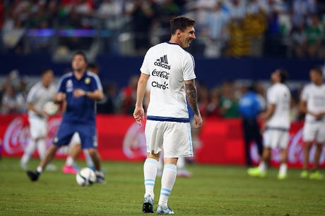 Messi Tak Peduli dengan Kritik Media Argentina